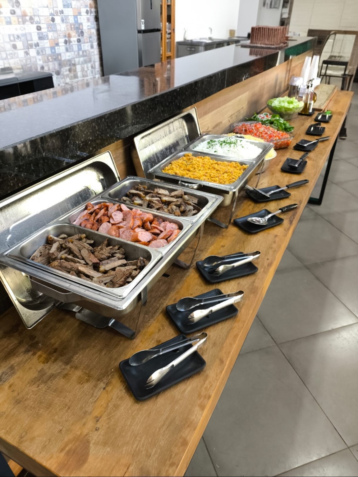Buffet servido em uma festa de aniversário